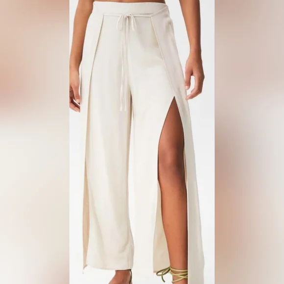 Pull&Bear‎ BlackWide Leg Pants with High Slits - Picture 2 of 9